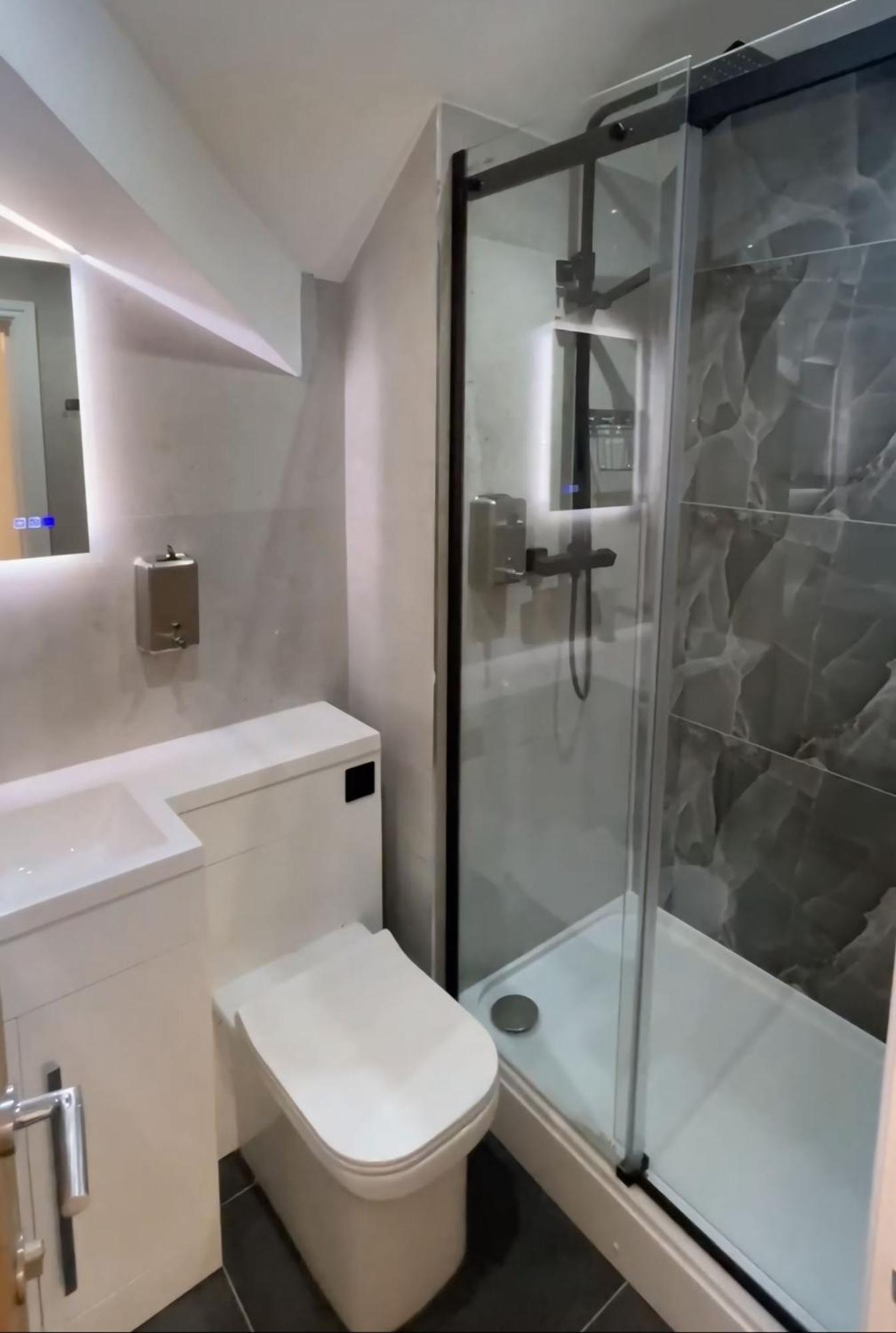 Hendham House Hotel Манчестър Екстериор снимка