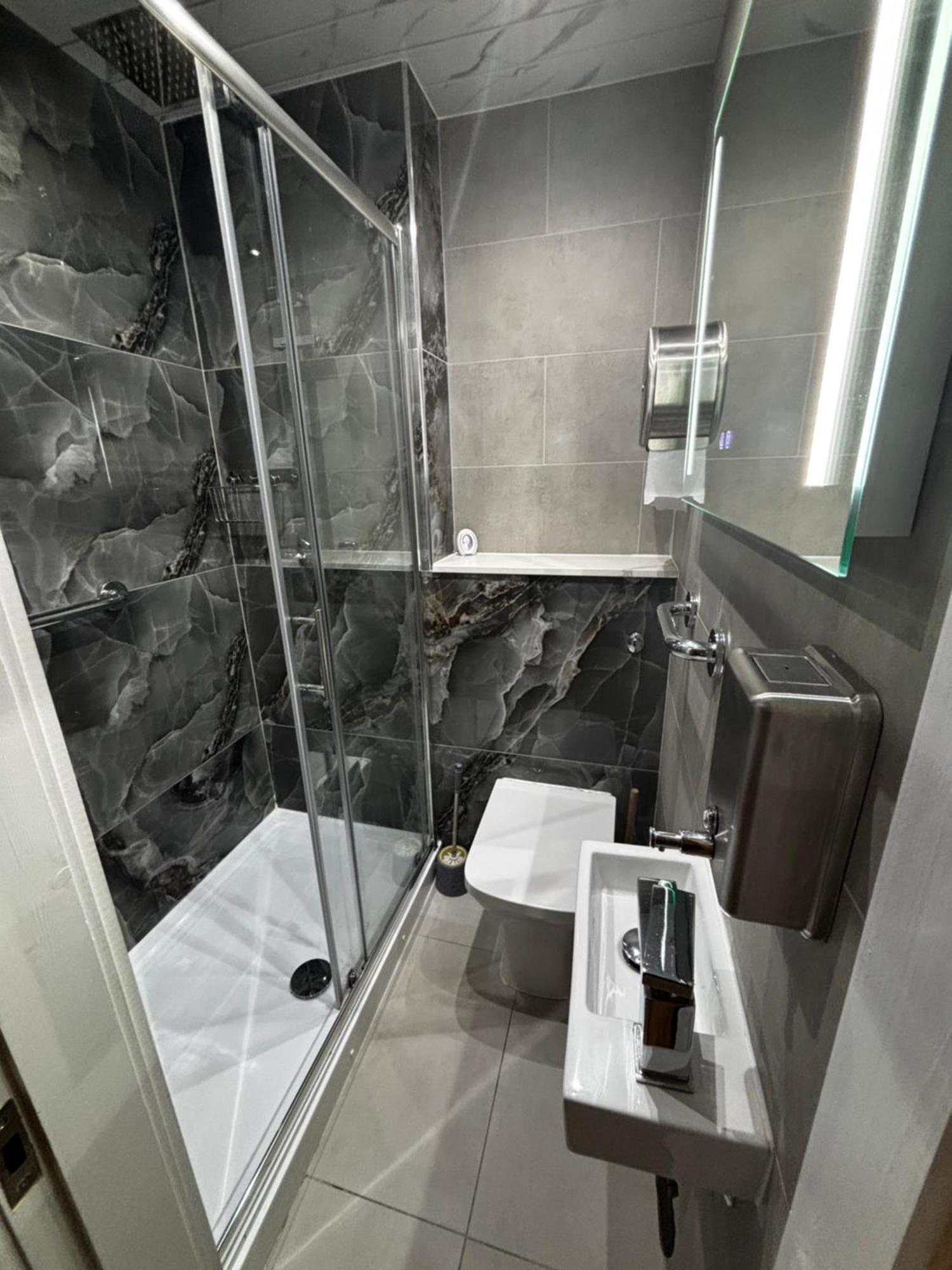 Hendham House Hotel Манчестър Екстериор снимка