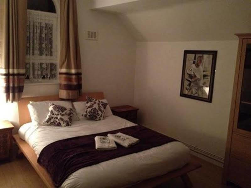 Hendham House Hotel Манчестър Екстериор снимка