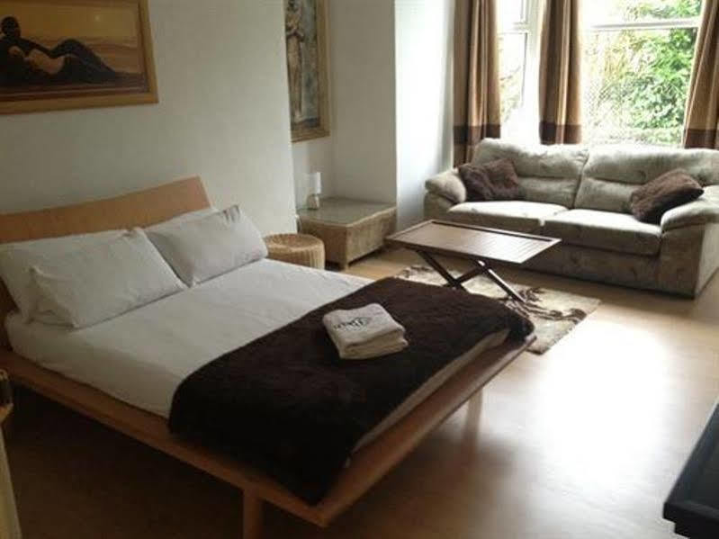 Hendham House Hotel Манчестър Екстериор снимка